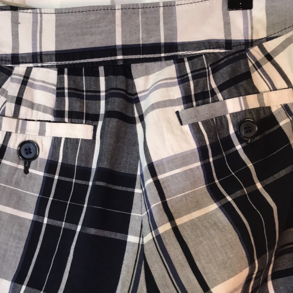 ☀️ EUC Ann Taylor “Curvy Fit” Ladies Shorts - Picture 3 of 6